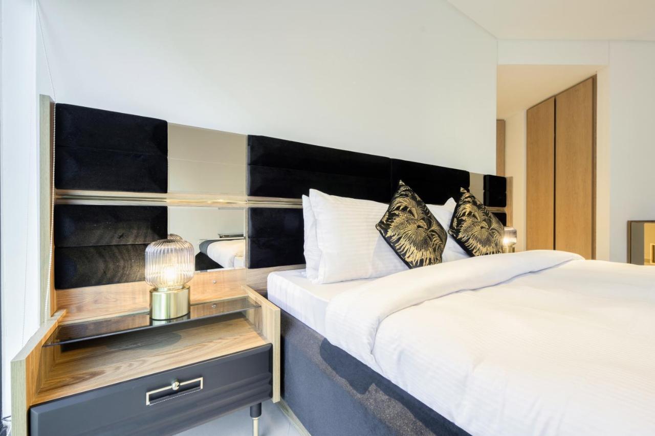 Maison Privee - Luxury, Spacious, Modern Near Burj Khalifa And Dubai Canal Exterior foto